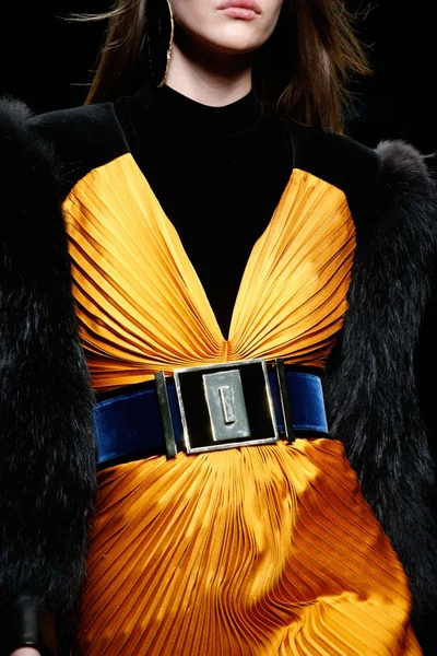 Look 48
